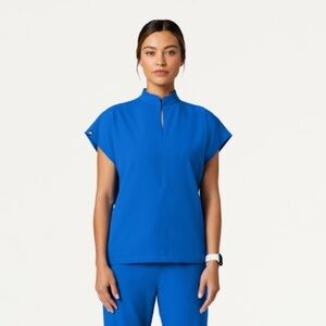 NWT Jaanuu Aris Oversized Scrub Top